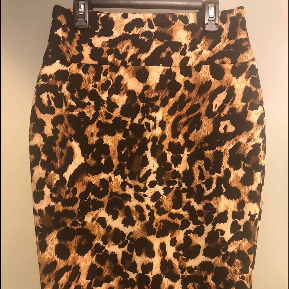 Leopard pencil skirt